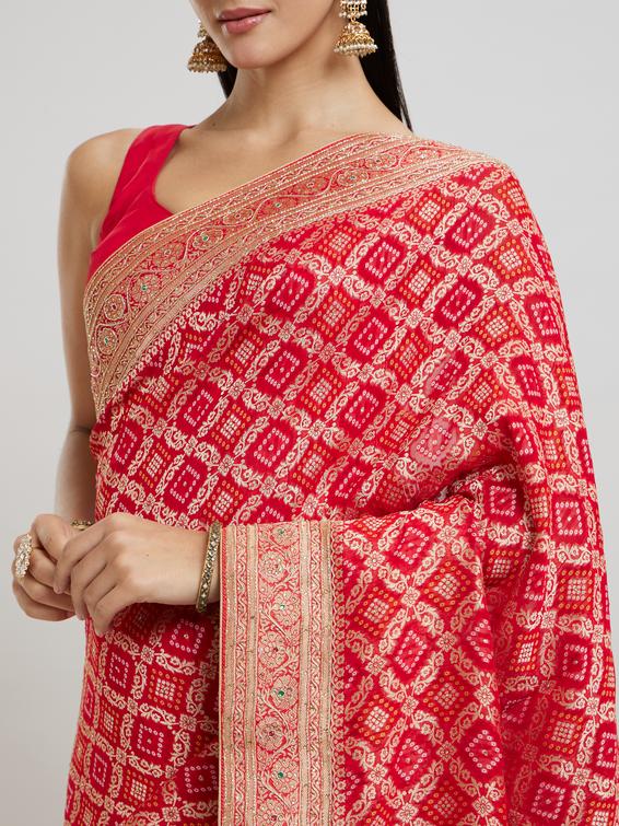 Twamev Women Lustrous Georgette Red Saree