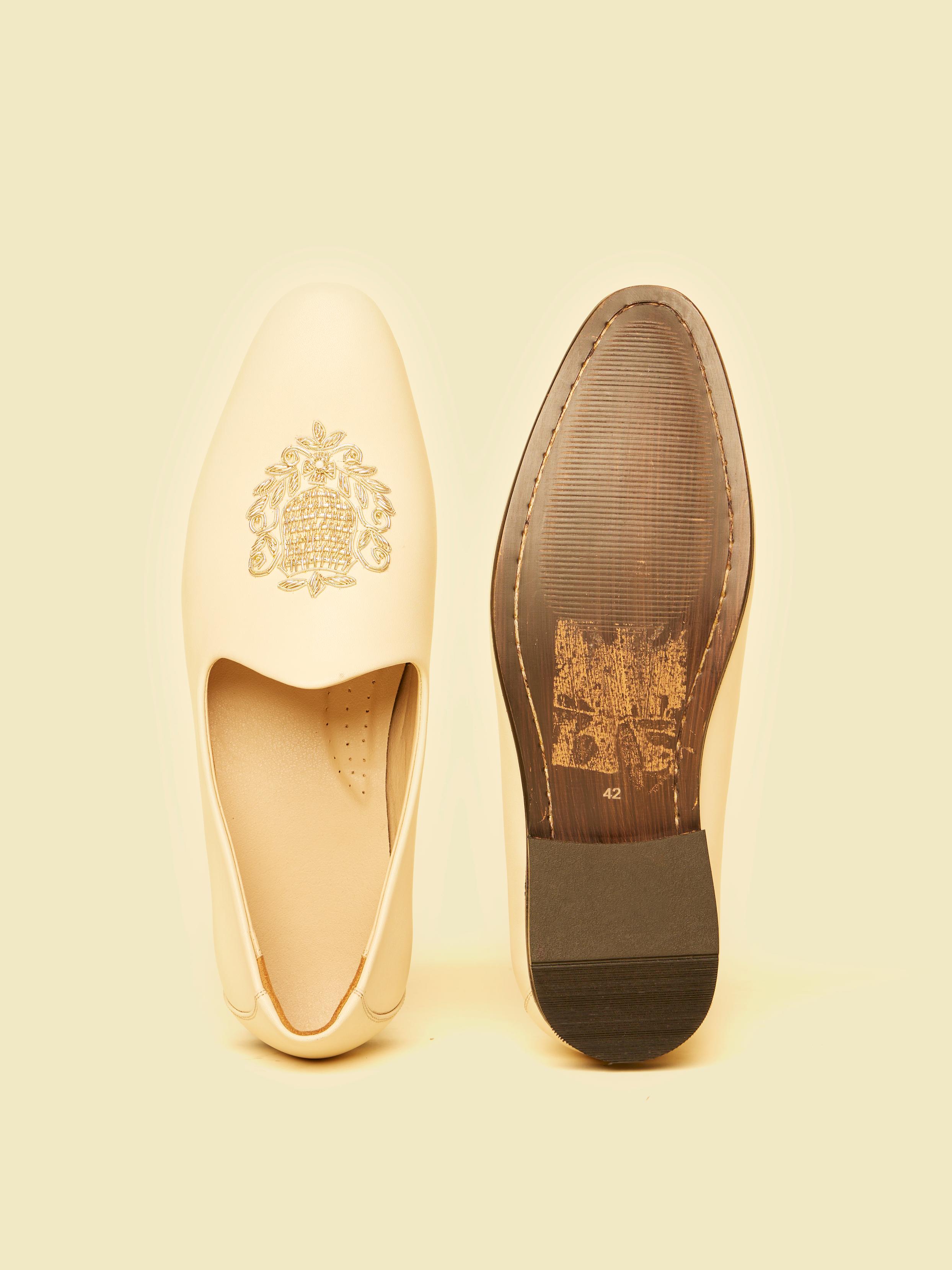 Twamev Men Elegant Beige Juti