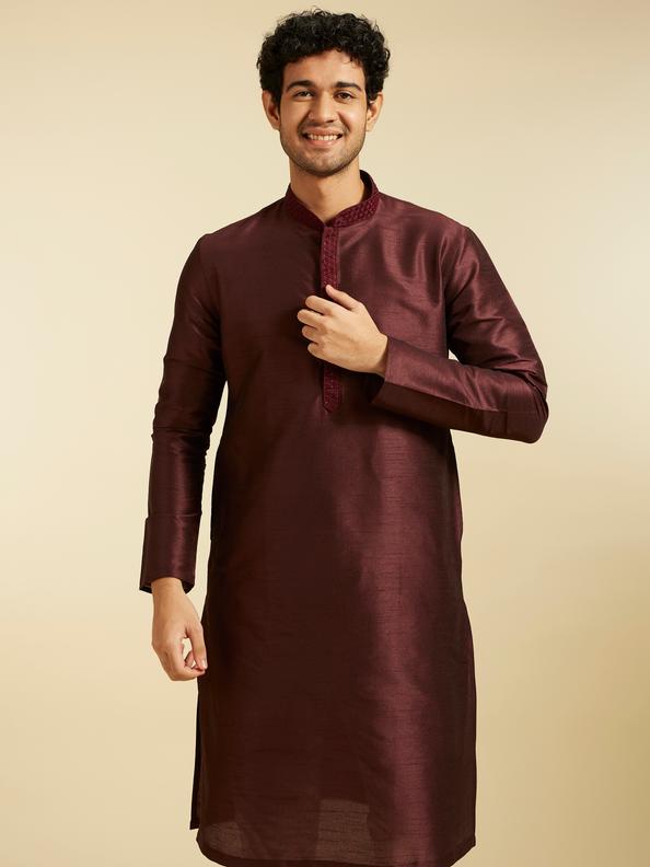 Diwas Men Wine Red Plain Kurta With Embroidered Collar