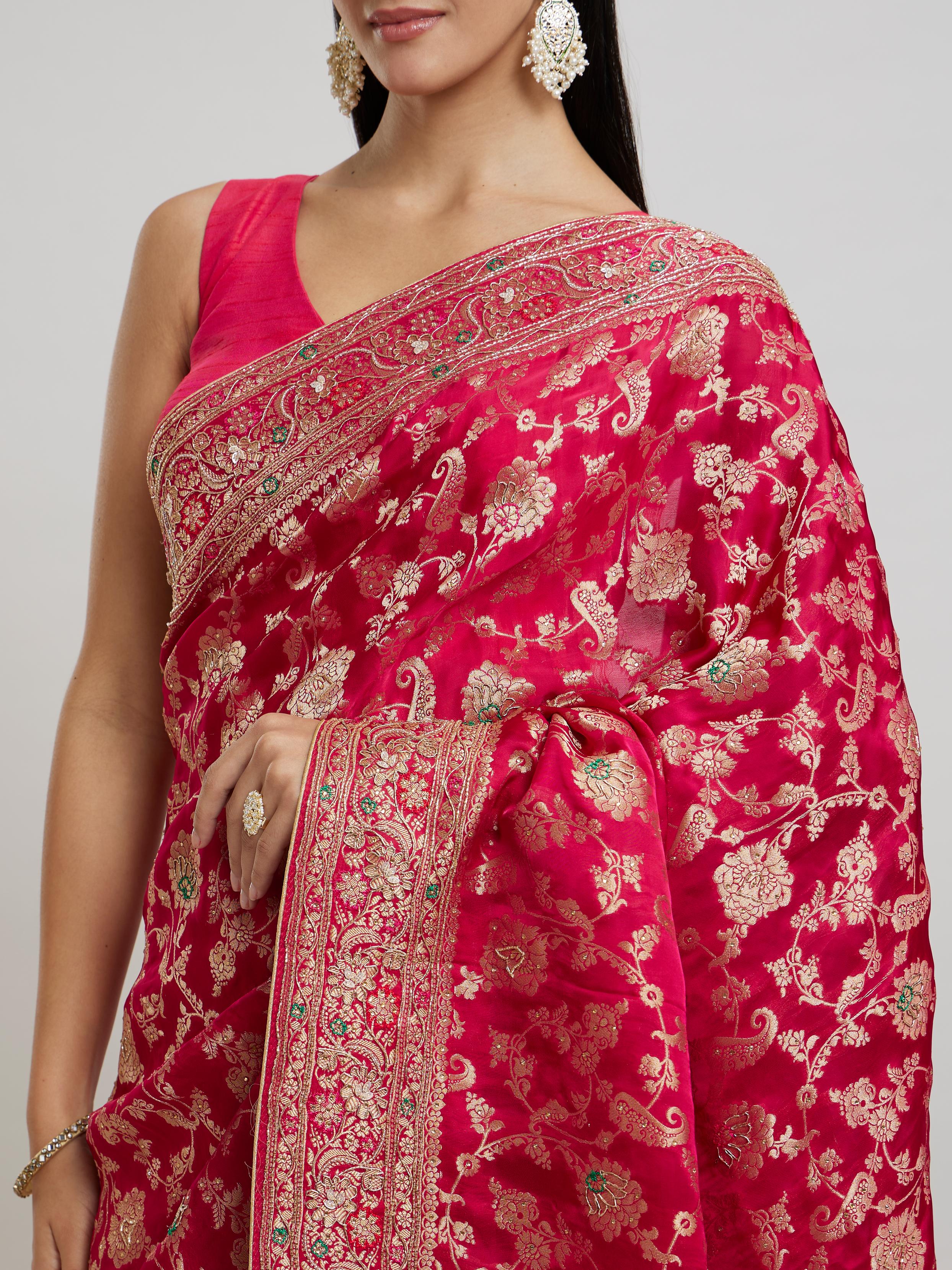 Twamev Women Intricate Pink Elegance Saree