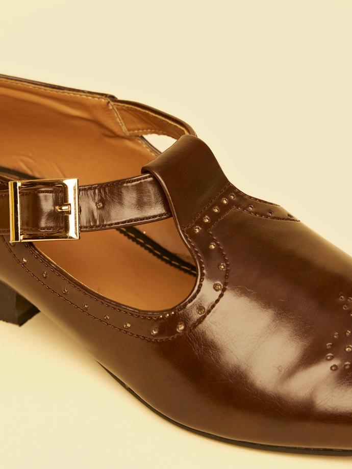 Twamev Men Elegant Brown Jooti