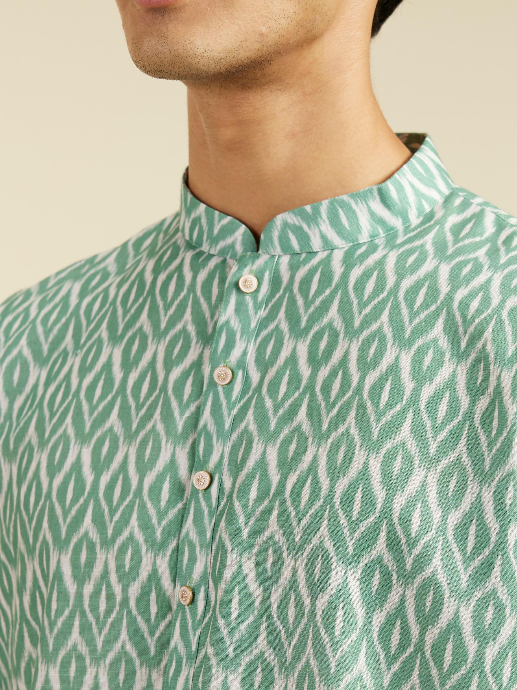 Diwas Men Pistachio Green Ikat Printed Kurta