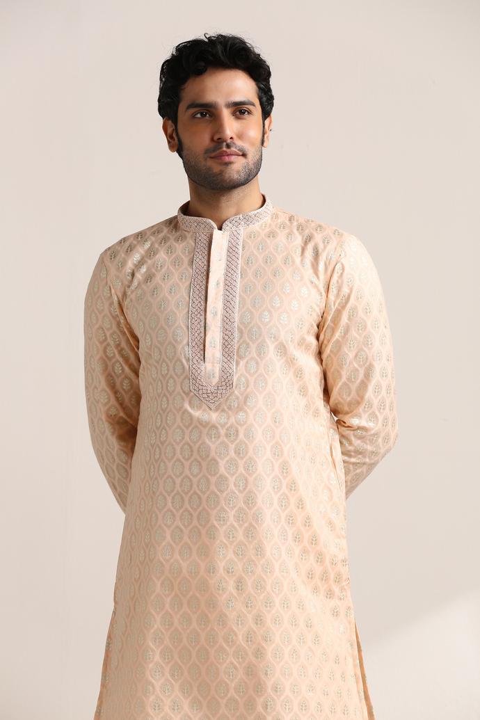 Twamev Men Scallop Shell Pink Jacquard Patterned Kurta Set