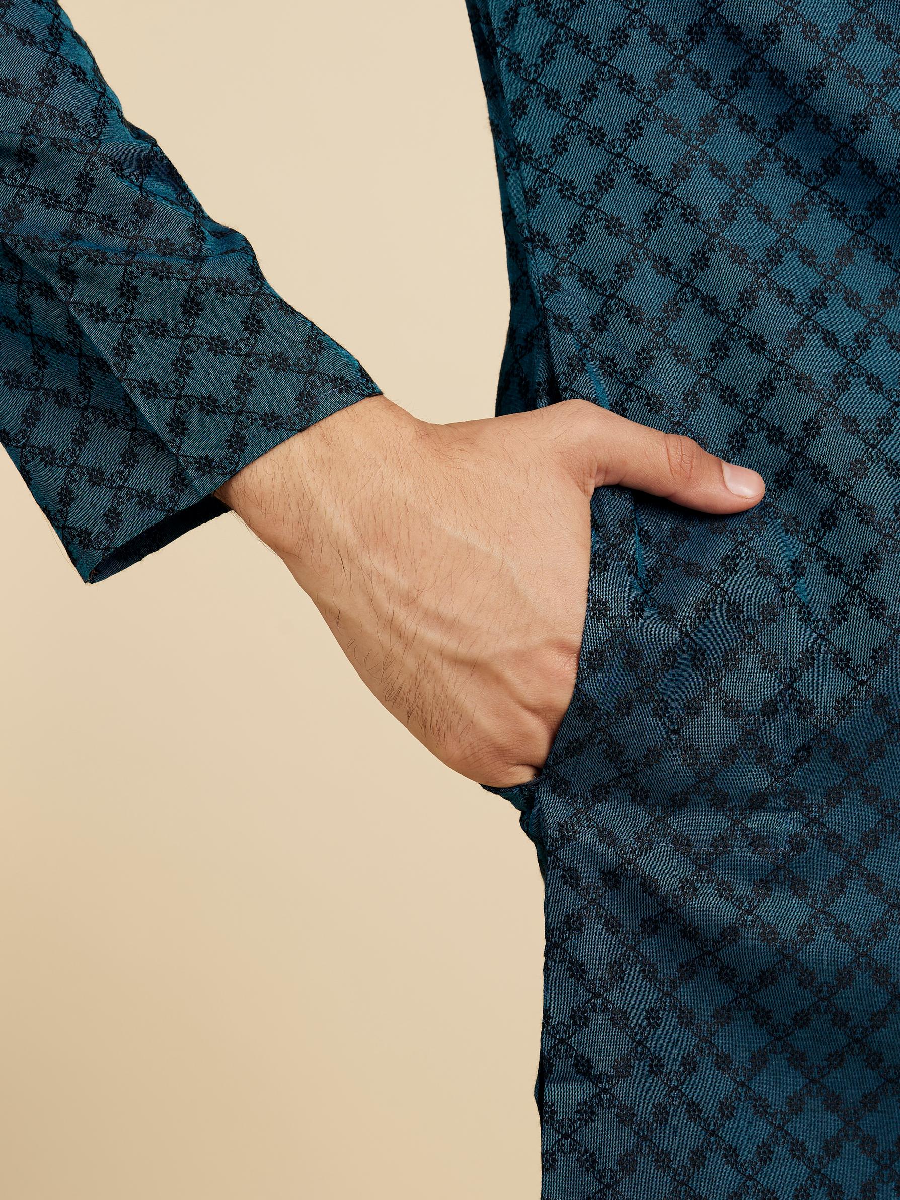 Diwas Men Teal Green Grid Patterned Kurta