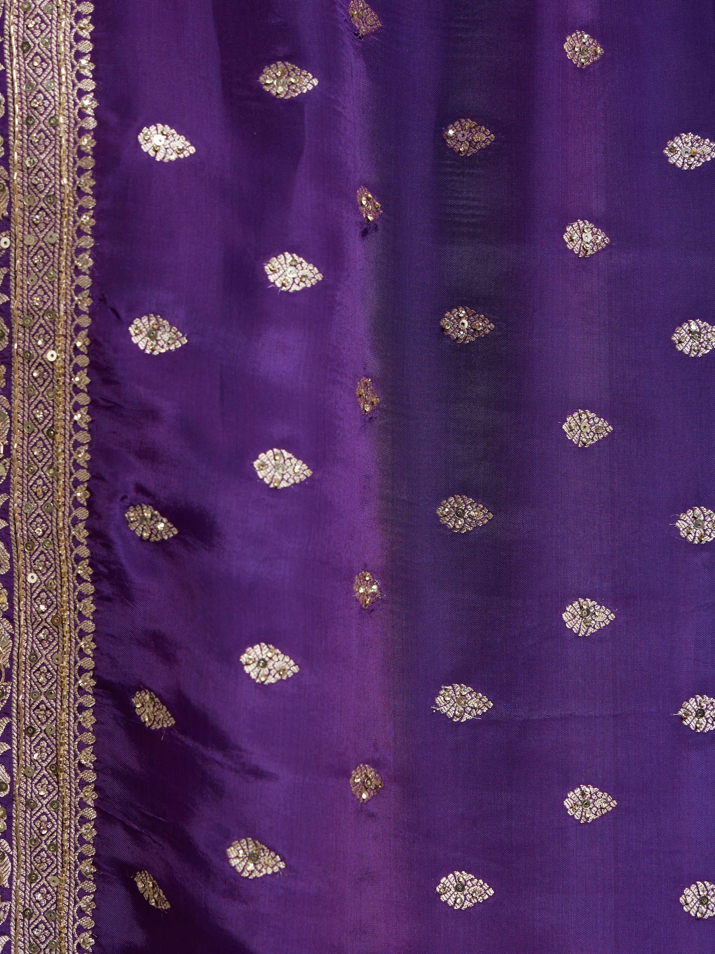 Twamev Women Lustrous Wine Saree