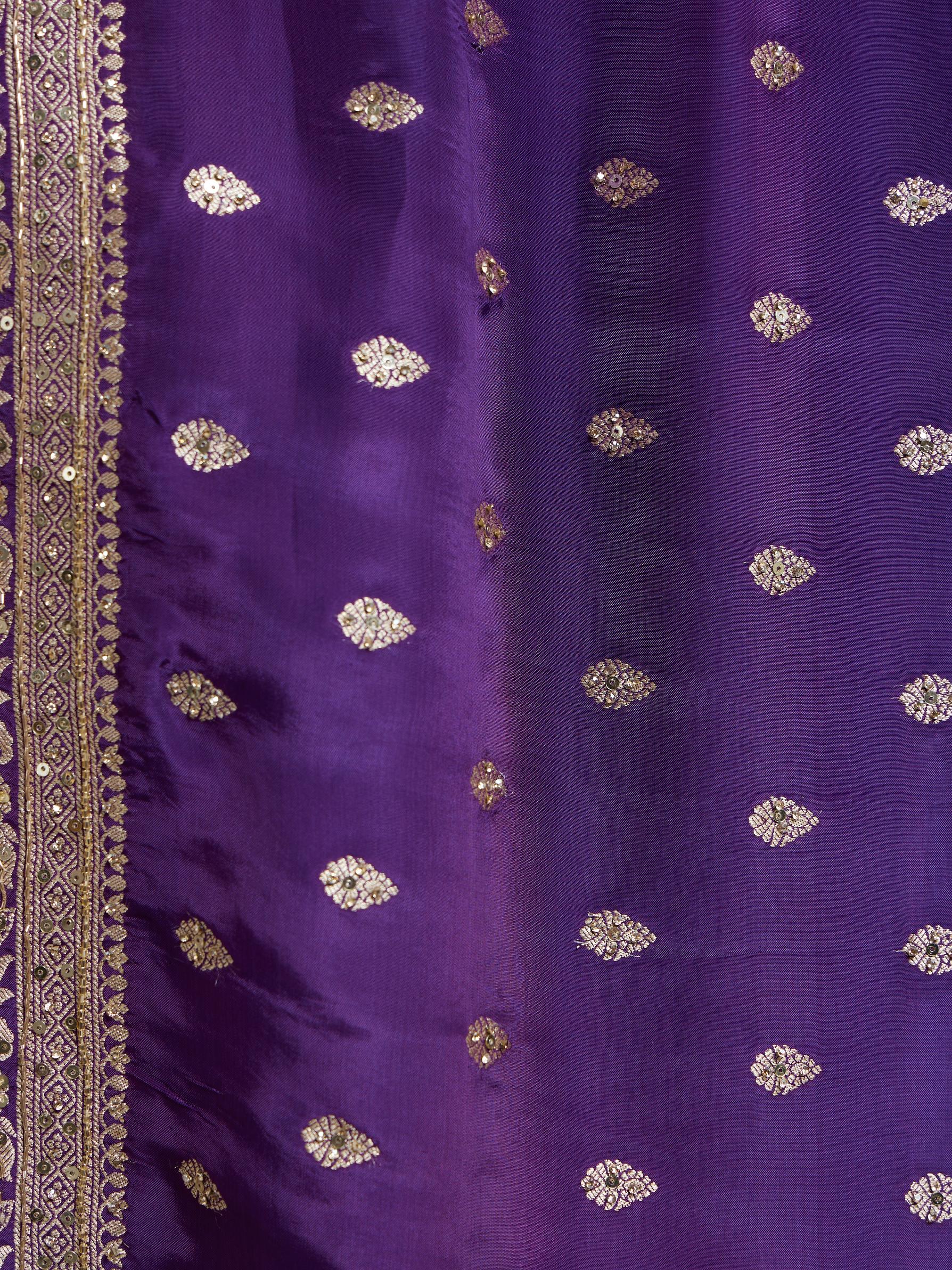 Twamev Women Lustrous Wine Saree
