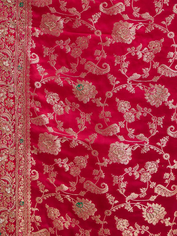 Twamev Women Intricate Pink Elegance Saree