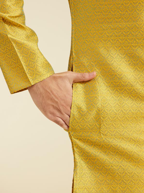 Diwas Men Mehndi Green Jaal Patterned Kurta with Fern Motifs