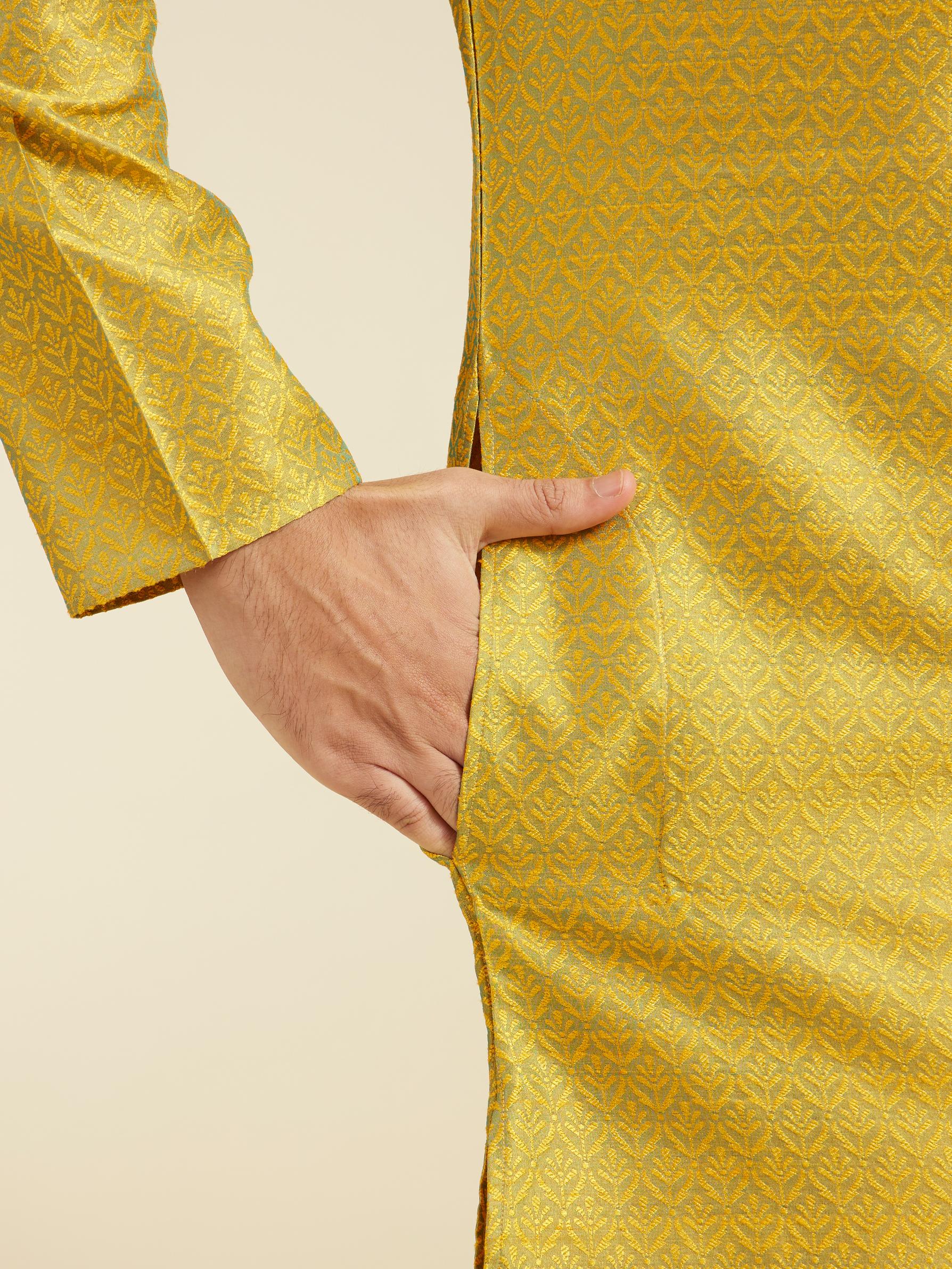 Diwas Men Mehndi Green Jaal Patterned Kurta with Fern Motifs
