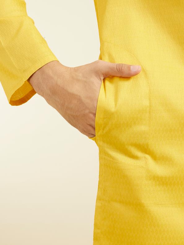 Diwas Men Mustard Yellow Honeycomb Patterned Kurta