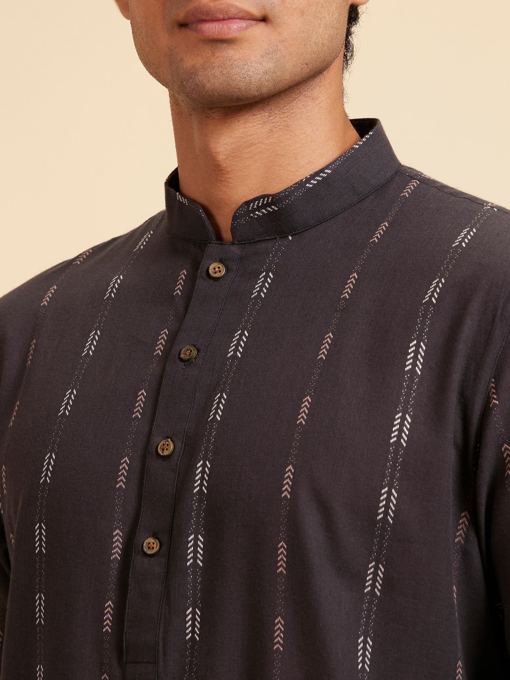 Diwas Men Charcoal Black Linear Patterned Kurta